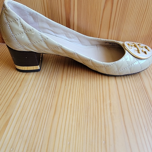 Heels - Picture 3 of 4